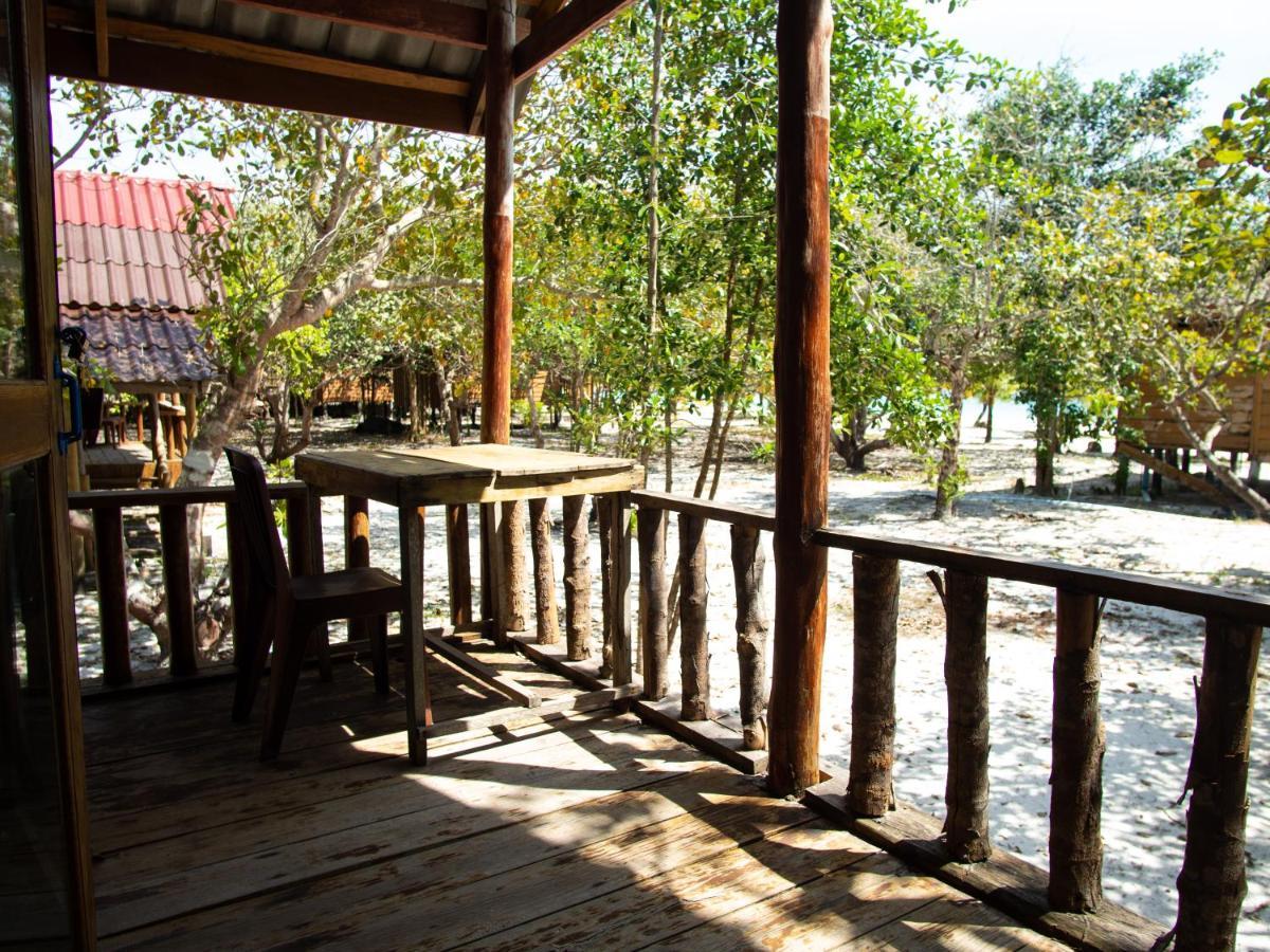 Funky Beach Hostel Sihanoukville Exterior photo